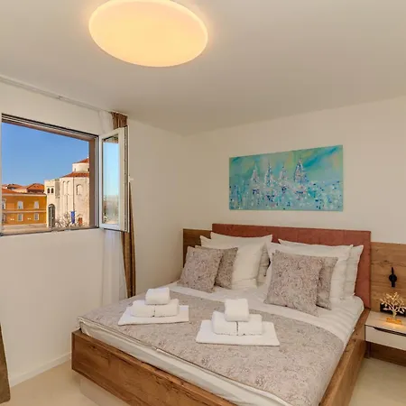 Saint Donat Center * Ζαντάρ