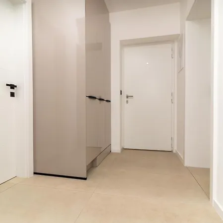 Saint Donat Center Διαμέρισμα