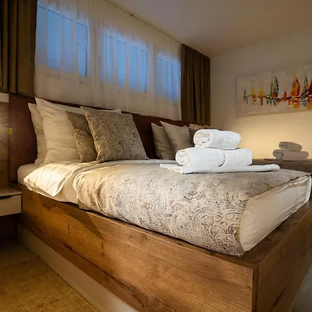 Saint Donat Center דירה